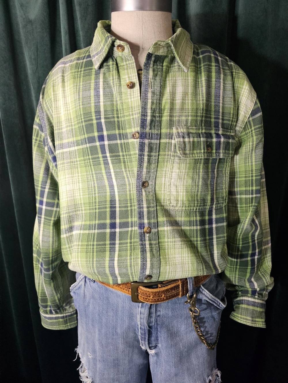 Men's Green Plaid Long-Sleeve Button-Down Shirt